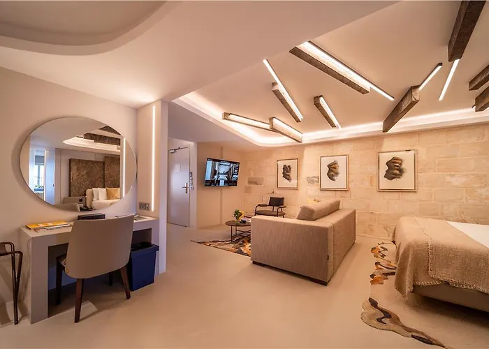 Iniala Harbour House And Residences Hotel