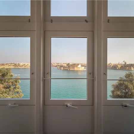 Iniala Harbour House And Residences Hotel