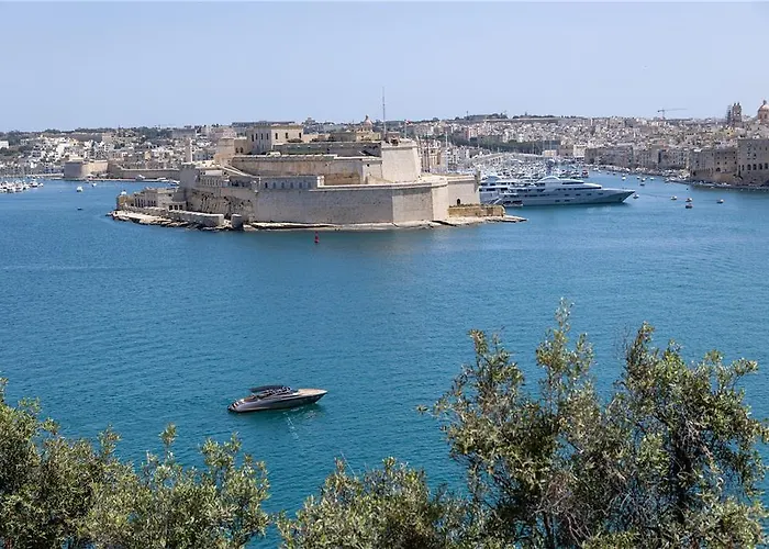 Iniala Harbour House And Residences