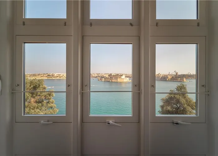 Iniala Harbour House And Residences Hotel