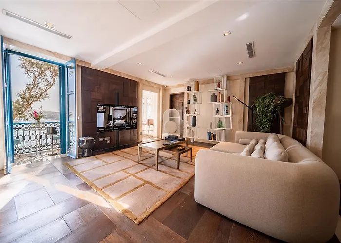 Iniala Harbour House And Residences