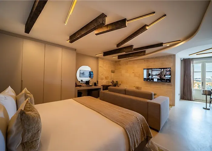 Iniala Harbour House And Residences Hotel